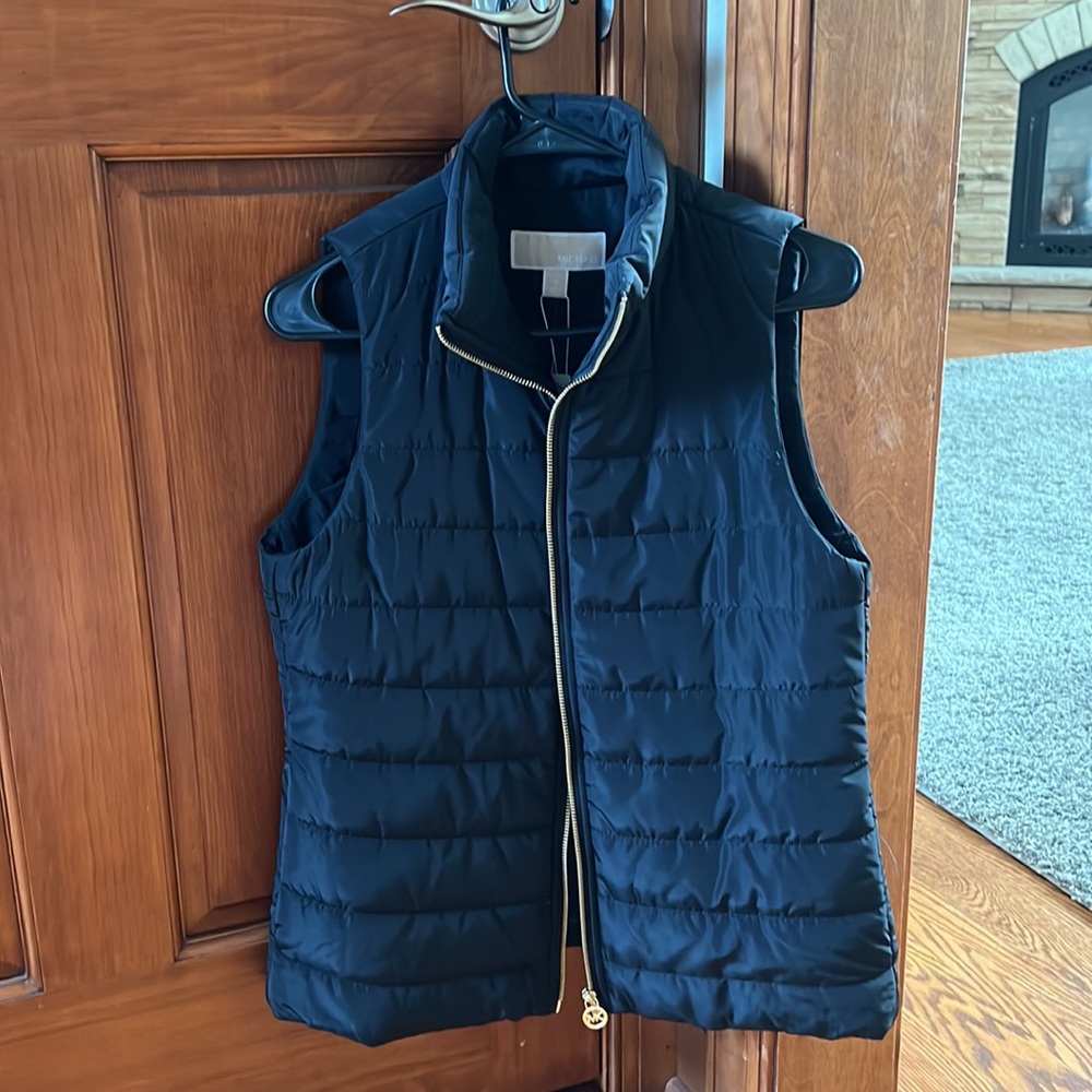 New small women’s Michael kors vest NWT SALE